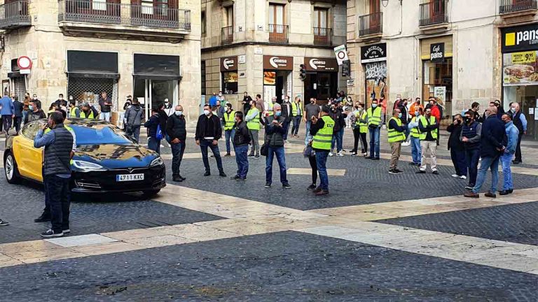 Elite Taxi se reúne con la presidenta del IMET, Rosa Alarcón