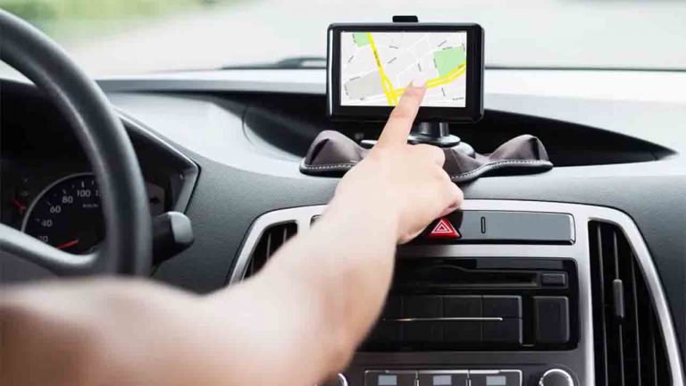 Lo que debes saber sobre la utilización del móvil y GPS en el taxi