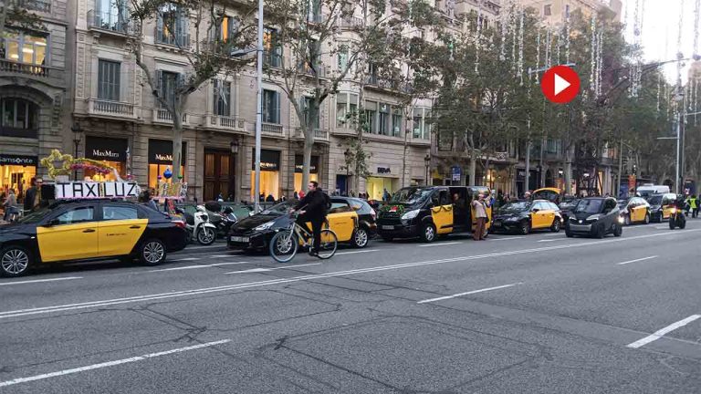 Nuevo Taxi Luz en el encendido de luces del Paseo de Gràcia